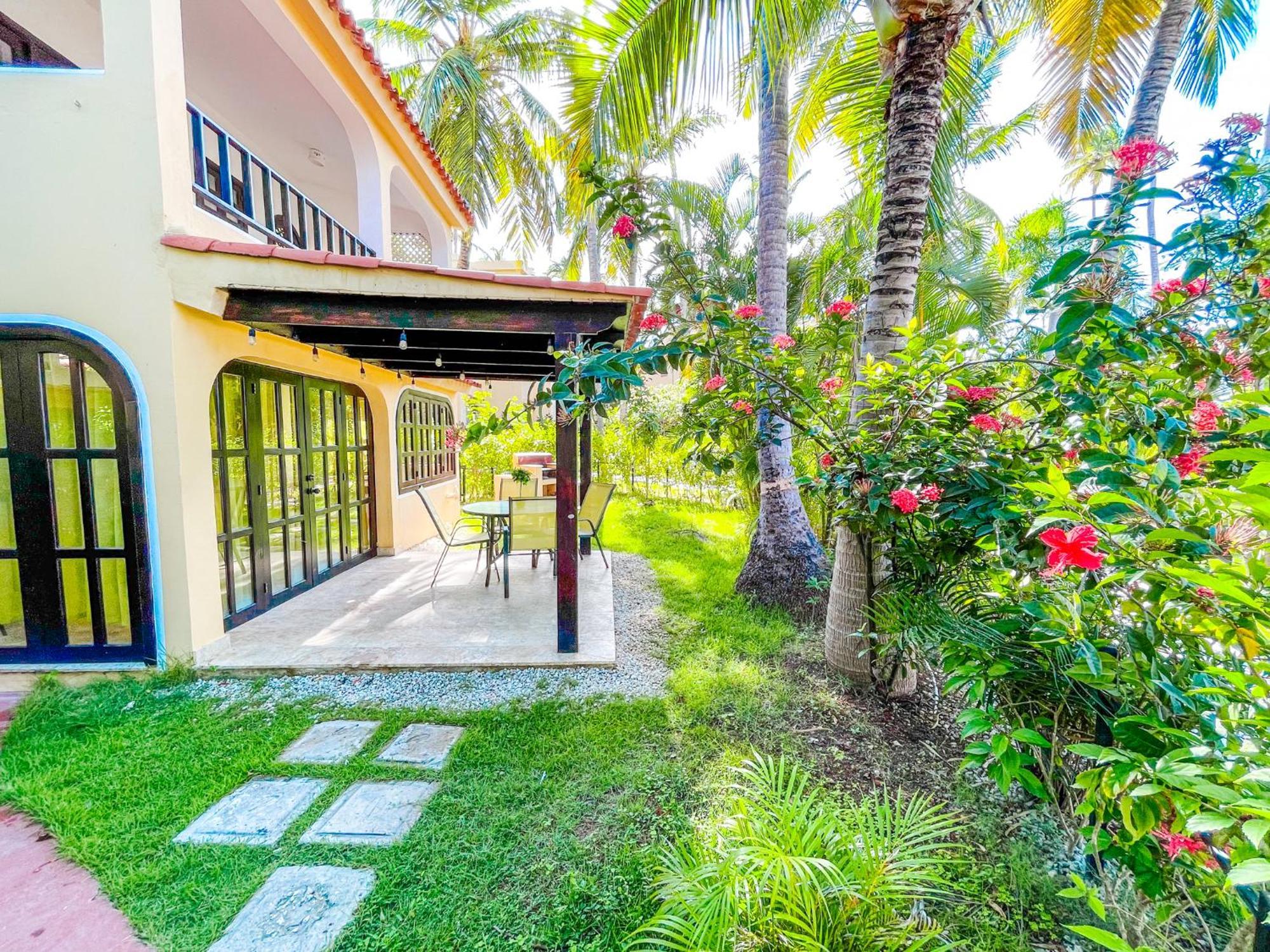 Caribbean Paradise Ocean Breeze Hotel With View Los Corales Bbq Wifi Beach Club & Spa Punta Cana Exterior photo